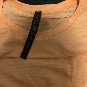 Lululemon short sleeve shirt